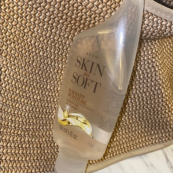 Avon  Skin So Soft Radiant moisture shower Gel - Picture 2 of 6